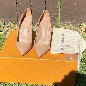 Authentic Louis Vuitton eyeliner Pumps